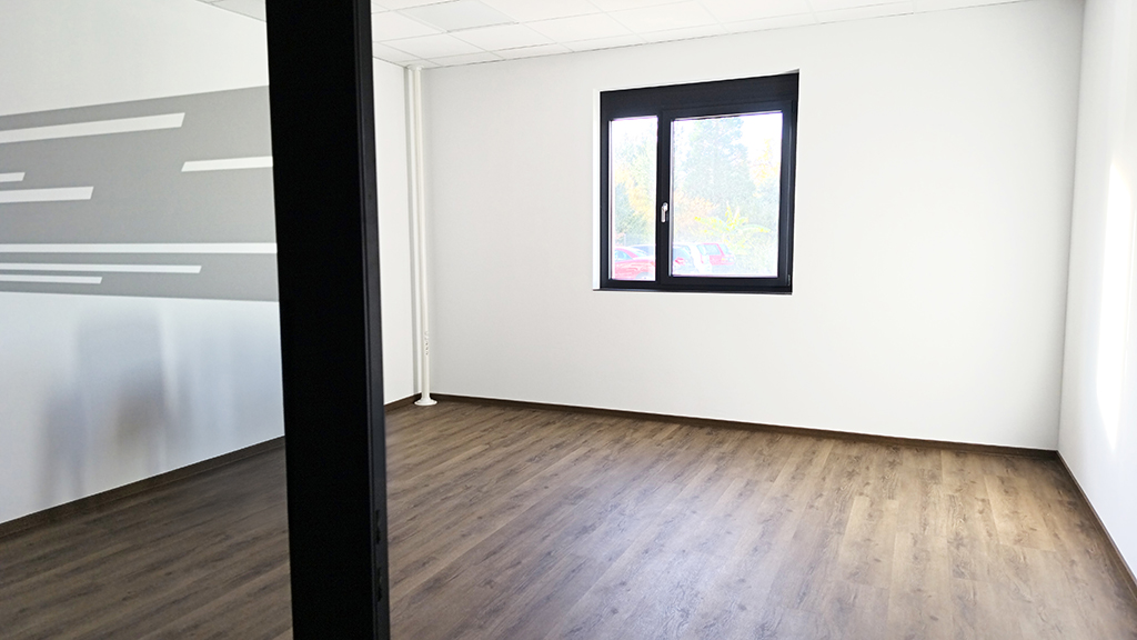 Büro unmöbliert